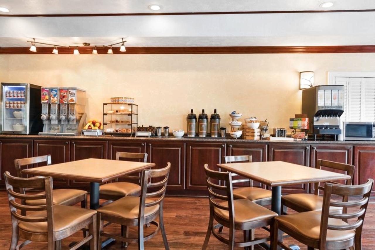 Country Inn & Suites By Radisson, Savannah Gateway, GA - thumb 16