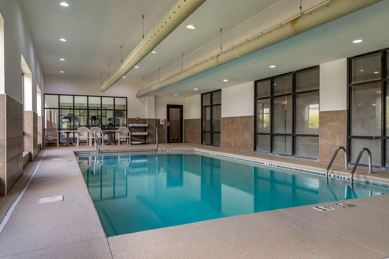 Comfort Suites Gateway - thumb 18