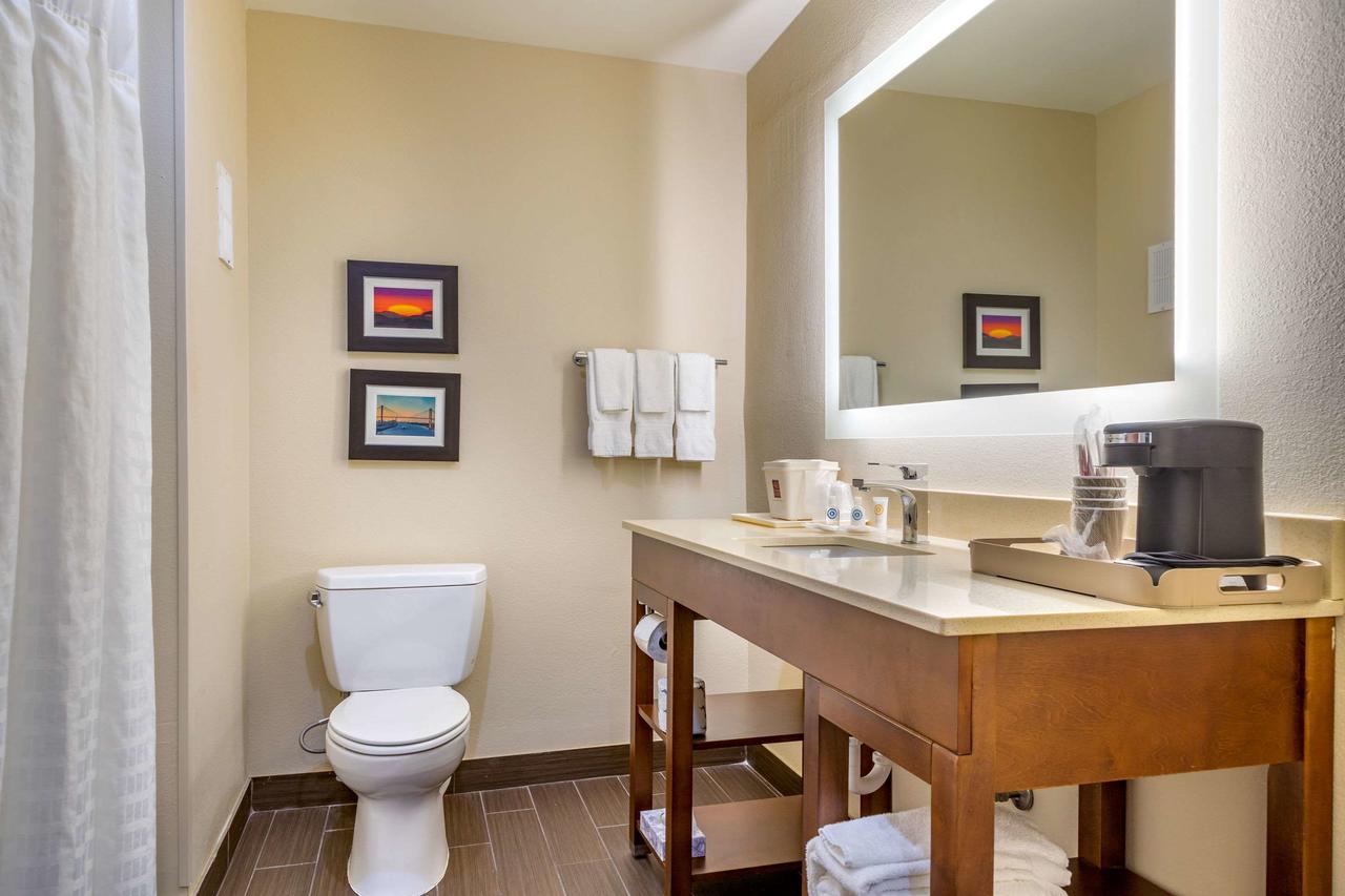 Comfort Suites Gateway - thumb 17
