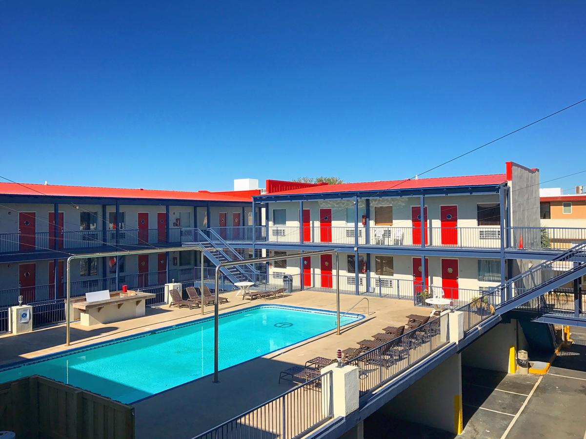 Sea And Breeze Hotel And Condo - thumb 35