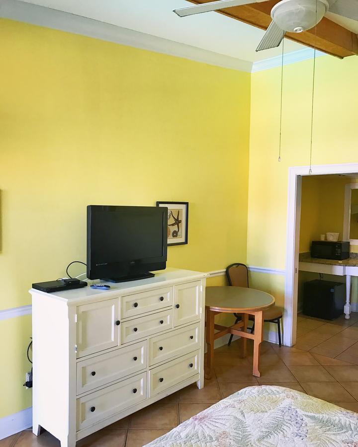 Sea And Breeze Hotel And Condo - thumb 38