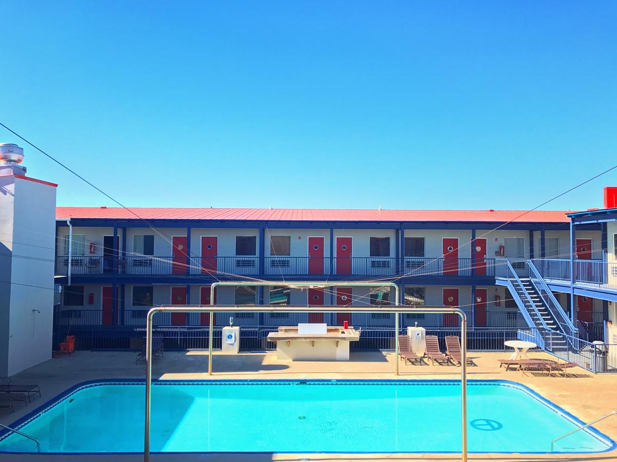 Sea And Breeze Hotel And Condo - thumb 34