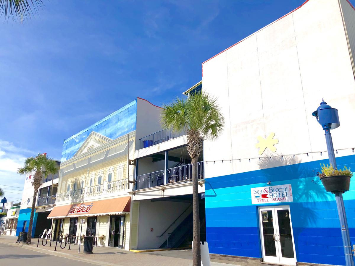 Sea And Breeze Hotel And Condo - thumb 1