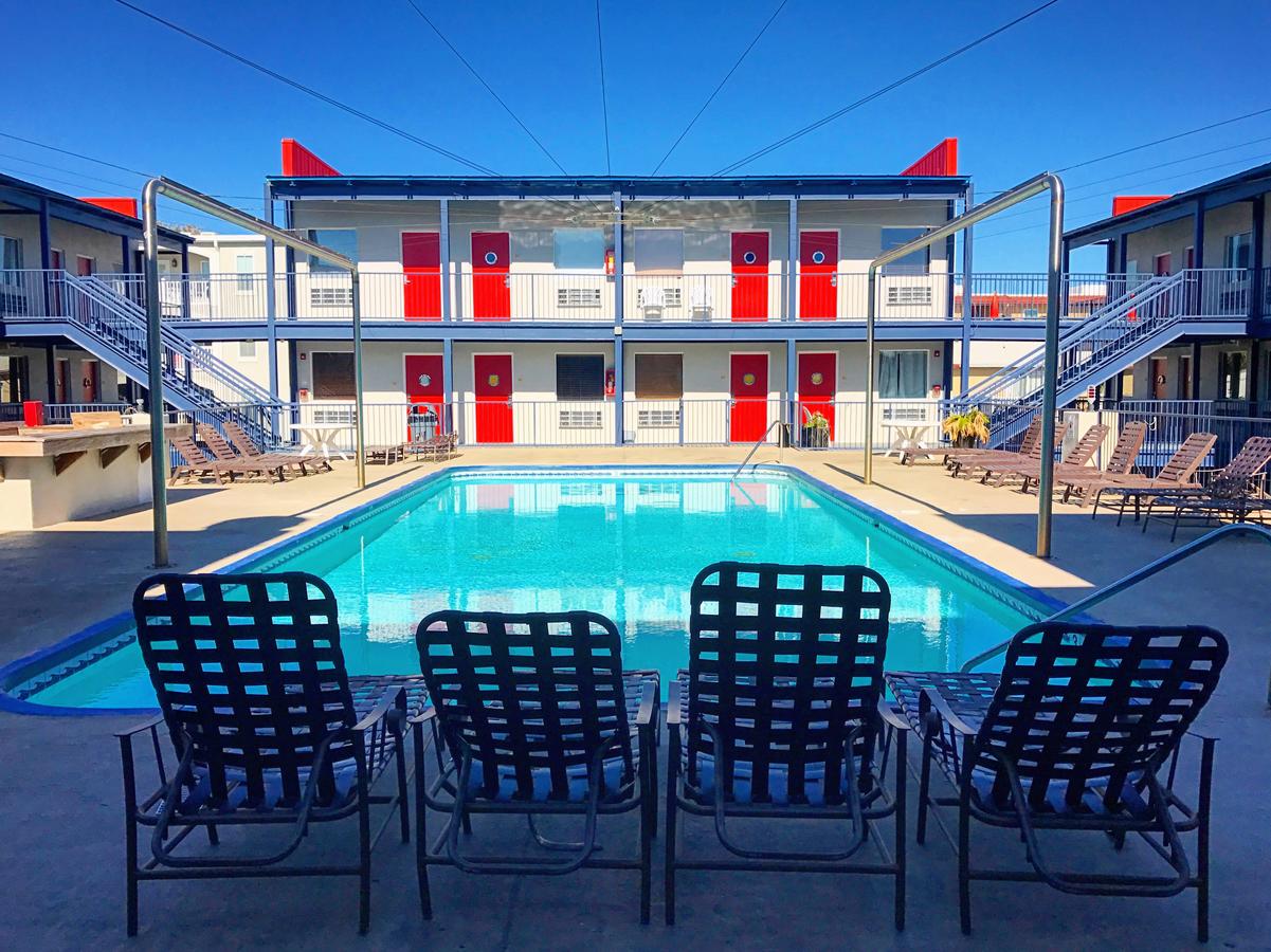 Sea And Breeze Hotel And Condo - thumb 31