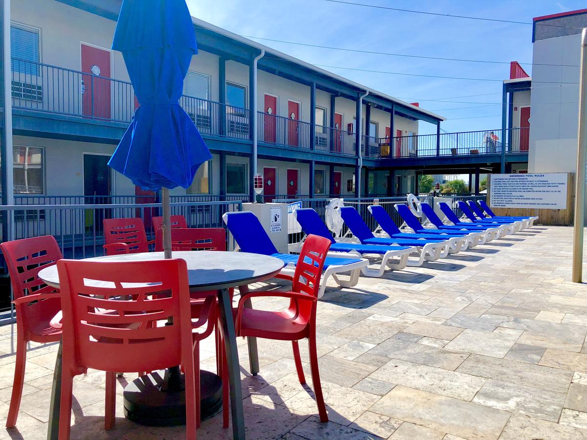 Sea And Breeze Hotel And Condo - thumb 20