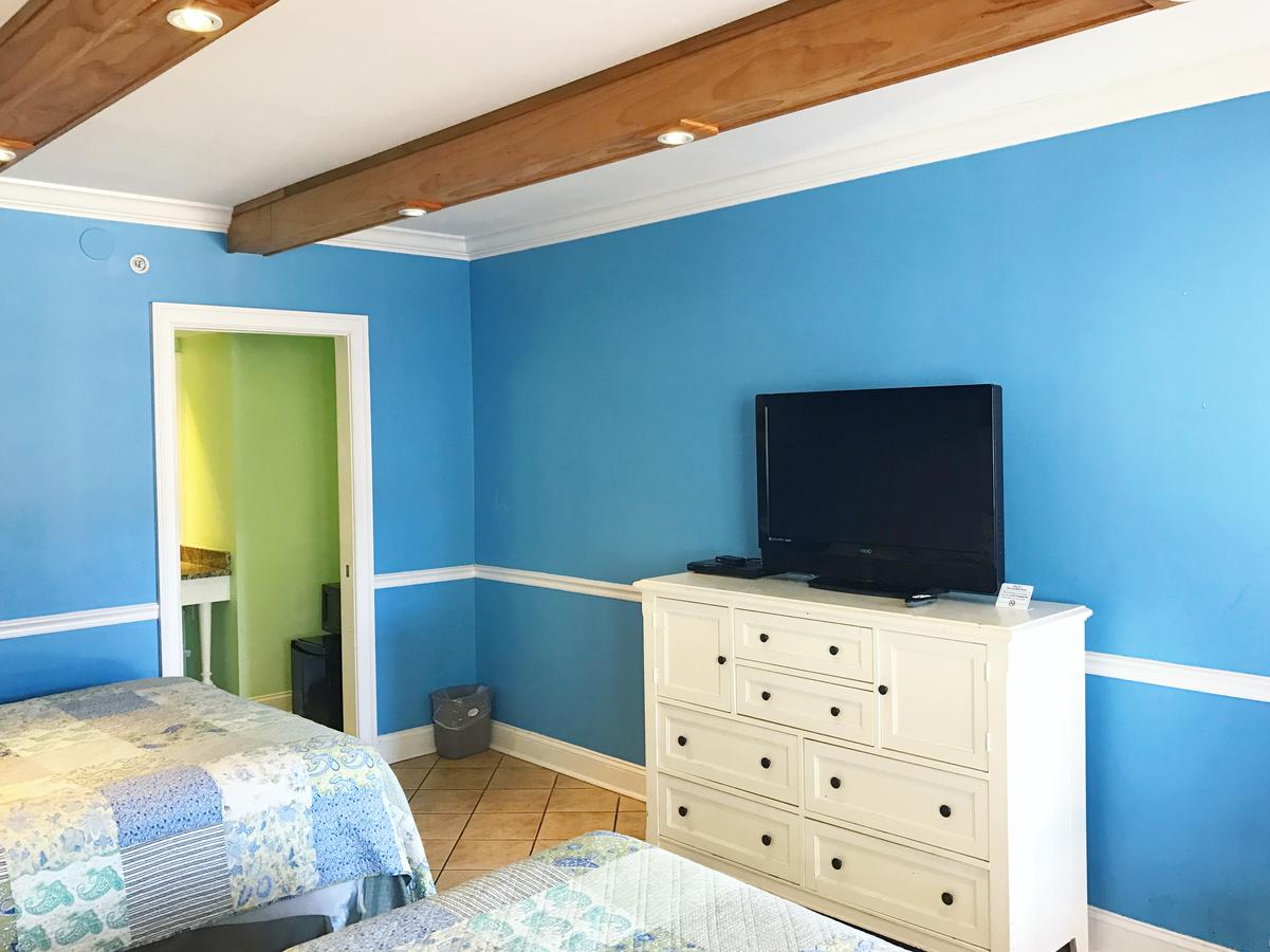 Sea And Breeze Hotel And Condo - thumb 42