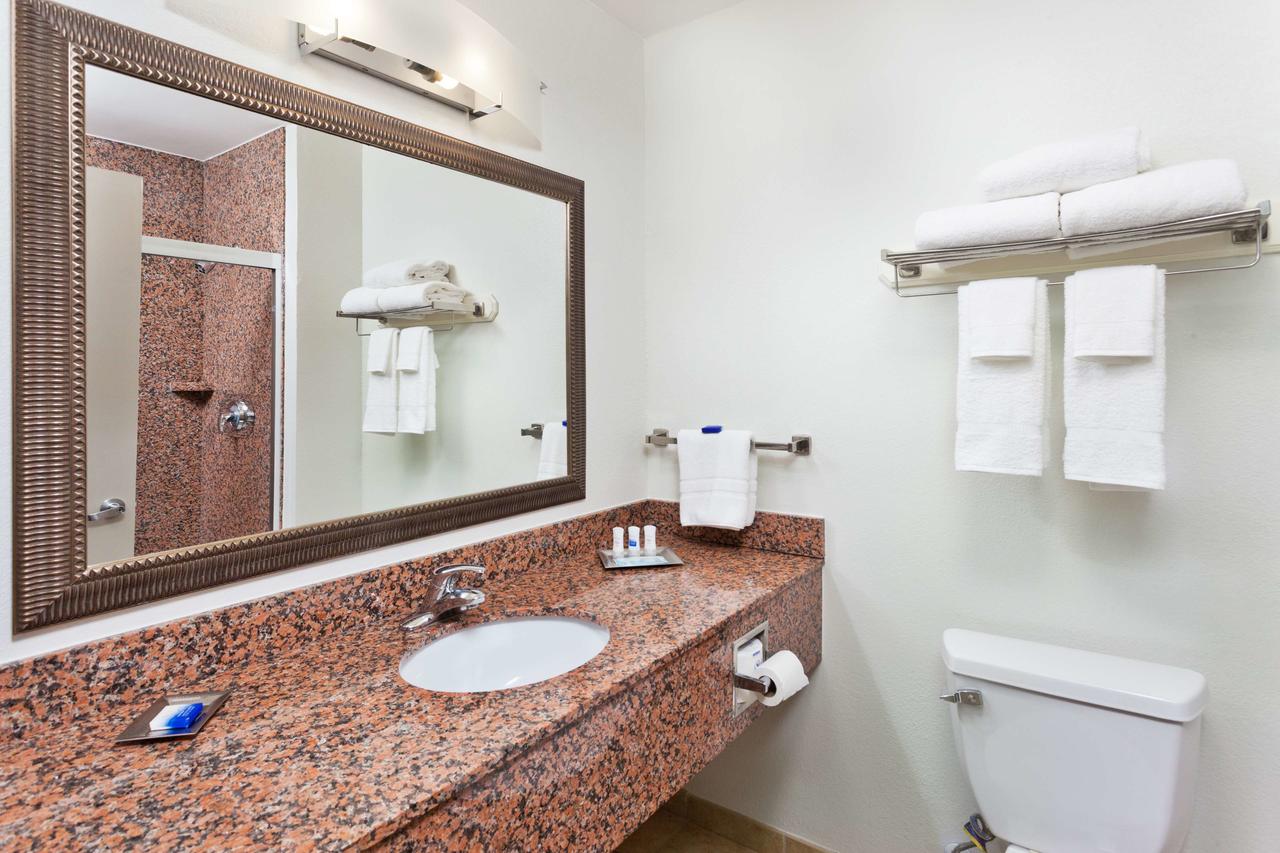 Best Western Plus Columbus Ft. Benning - thumb 1