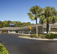 Travelodge by Wyndham Hinesville - Accommodation Los Angeles