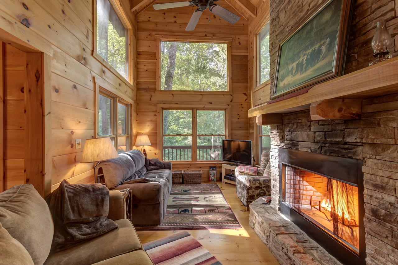 Dancing Bear Cabin - thumb 2