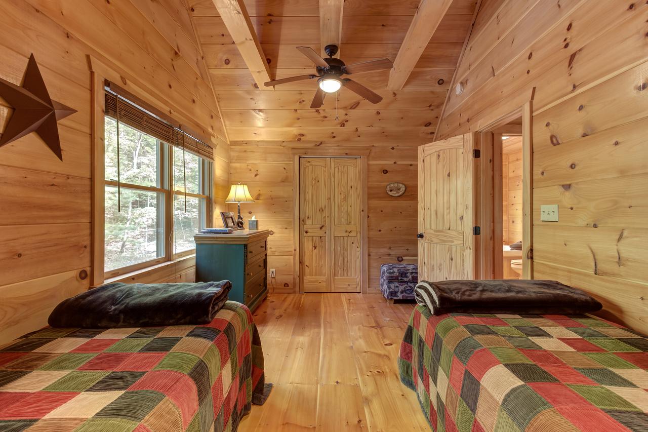 Dancing Bear Cabin - thumb 29