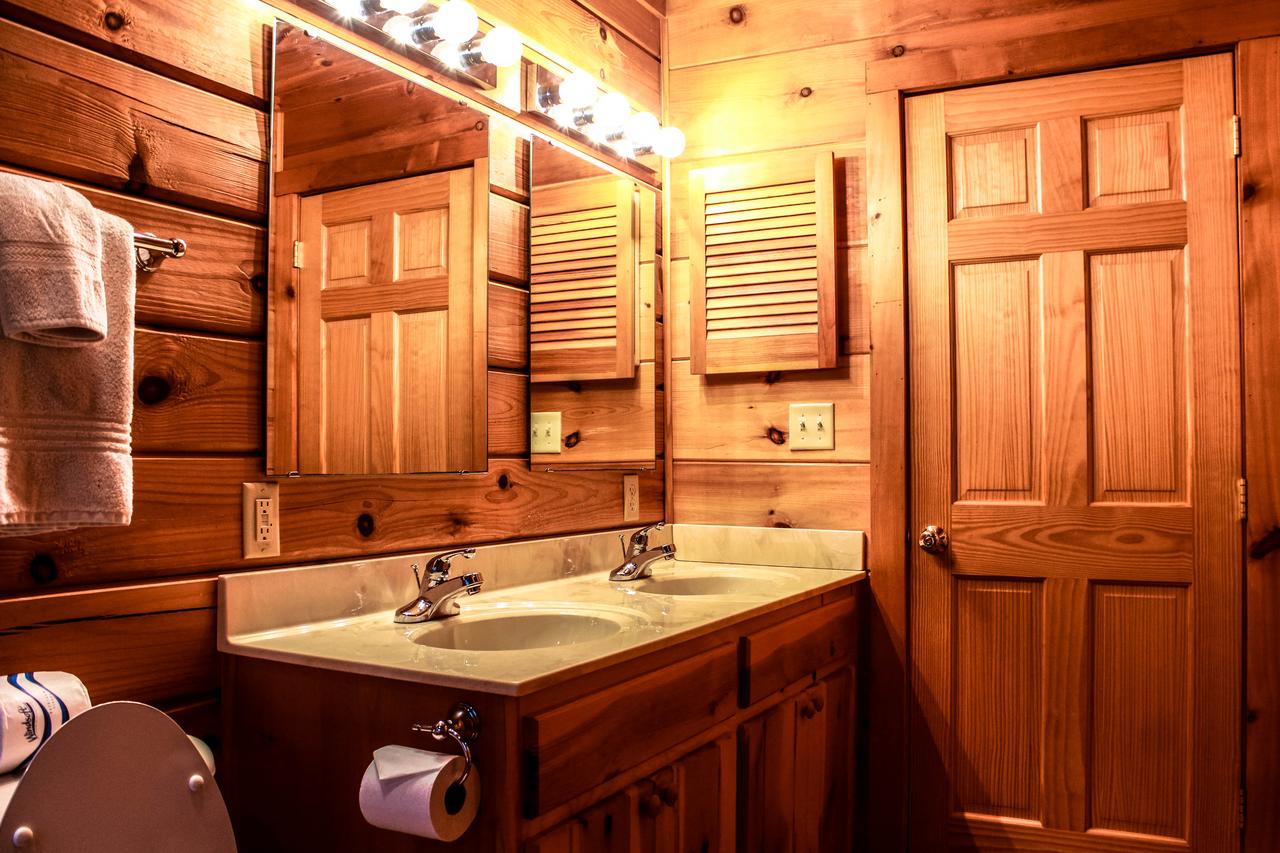 Rivers Edge Cabin - thumb 4