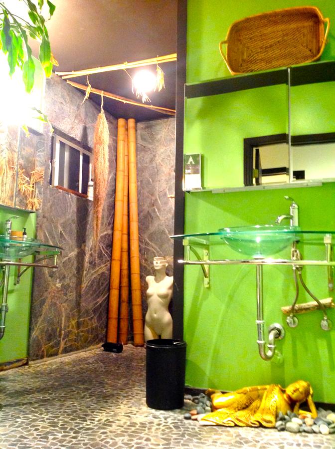 Unique Art Gallery Theater Home - thumb 16