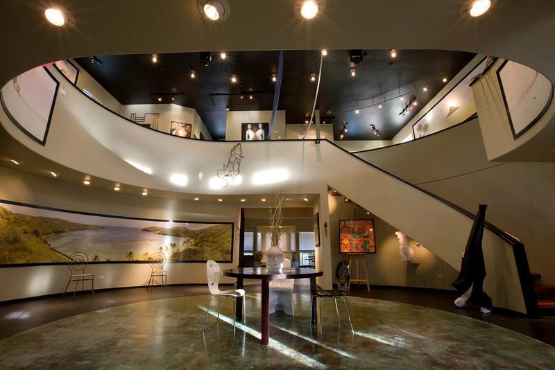 Unique Art Gallery Theater Home - thumb 3