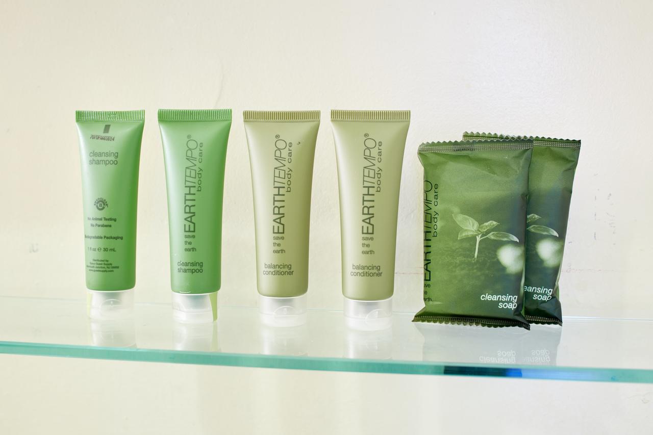 Pacific Marina Inn - thumb 1