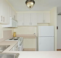 Ilikai Marina 899 City View 1BR - Accommodation Los Angeles