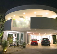 Unique Atrium Lanai Loft - Accommodation Los Angeles