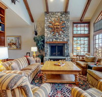 Luxurious Eagle Ridge Retreat in Warm Springs - Accommodation Los Angeles