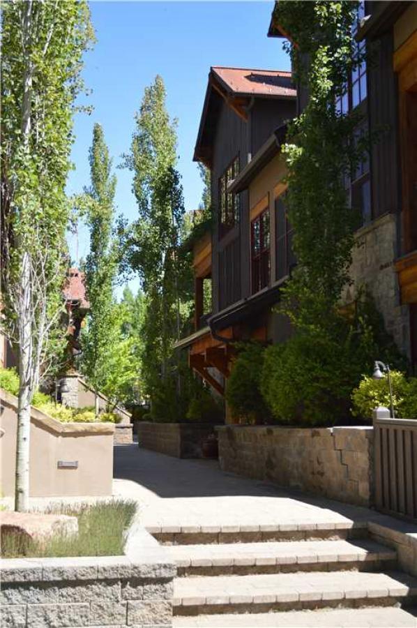 The Timbers Condos, Mt View - thumb 4