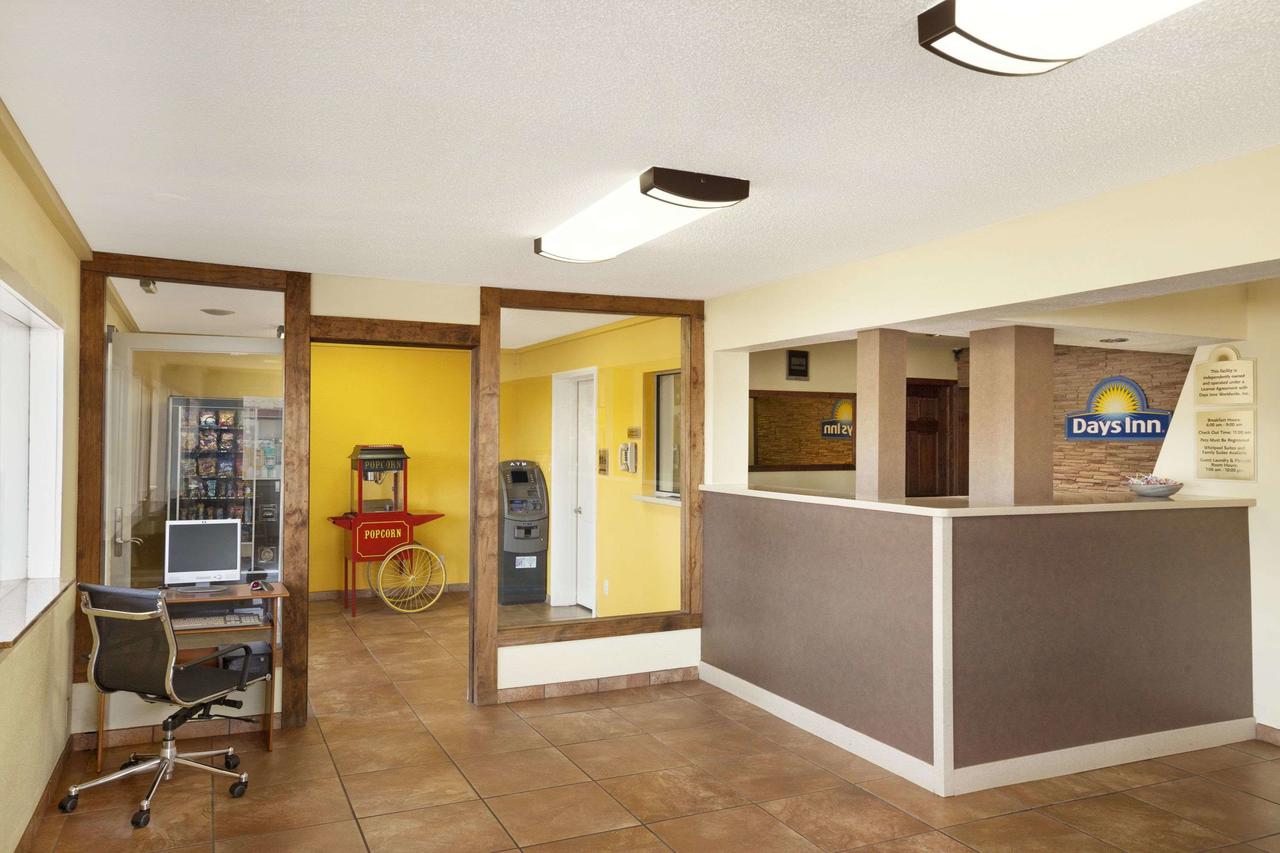 Days Inn By Wyndham Champaign/Urbana - thumb 28