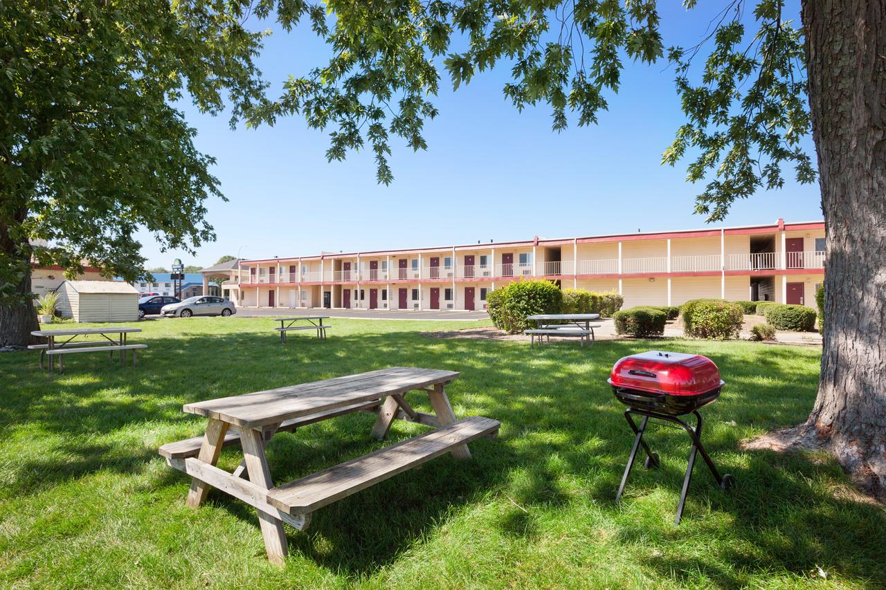 Days Inn By Wyndham Champaign/Urbana - thumb 8