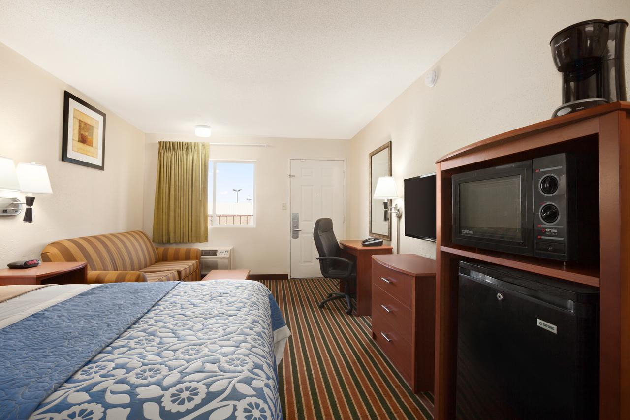 Days Inn By Wyndham Champaign/Urbana - thumb 16