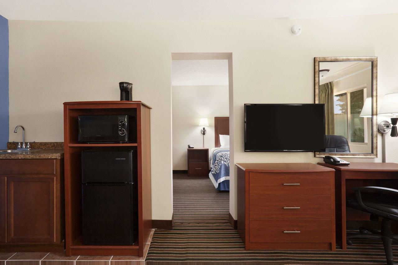 Days Inn By Wyndham Champaign/Urbana - thumb 30