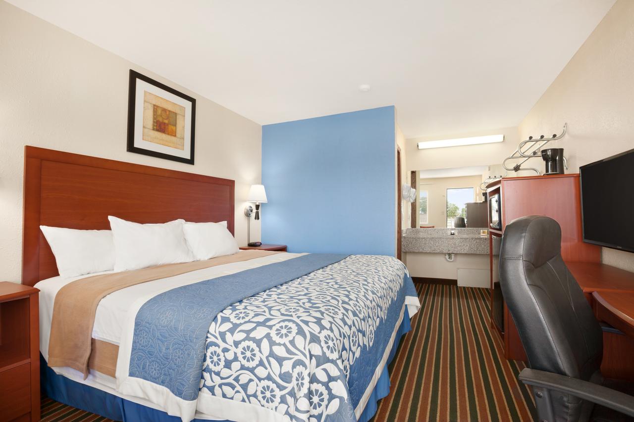 Days Inn By Wyndham Champaign/Urbana - thumb 10