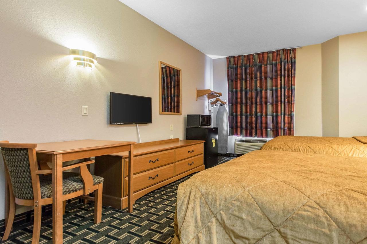 Econo Lodge Inn & Suites Peoria Illinois - thumb 21