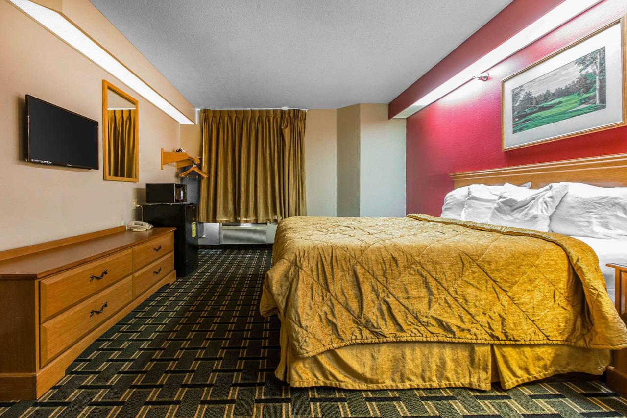 Econo Lodge Inn & Suites Peoria Illinois - thumb 15