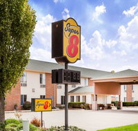 Super 8 by Wyndham Pekin/Peoria Area - Accommodation Los Angeles