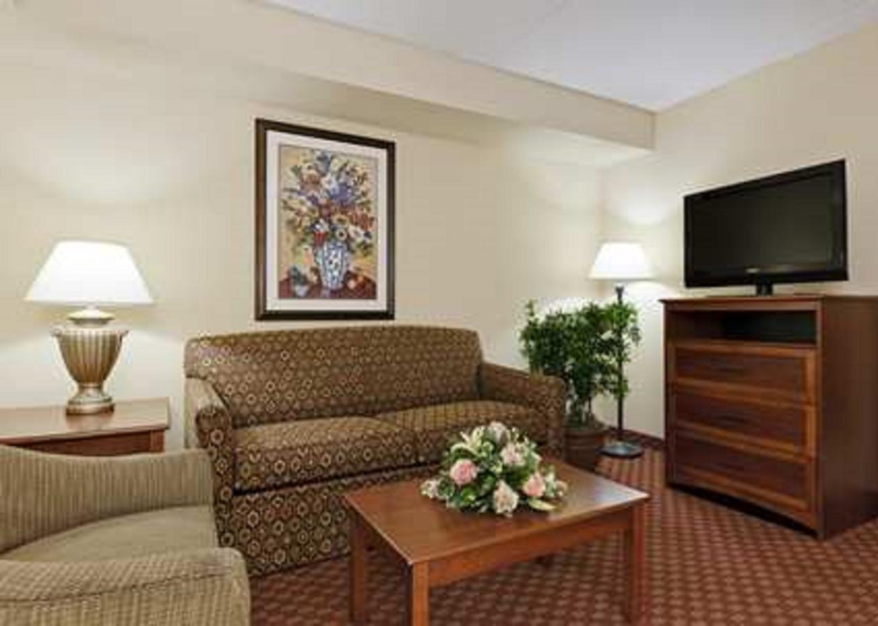 Hampton Inn McHenry - thumb 25
