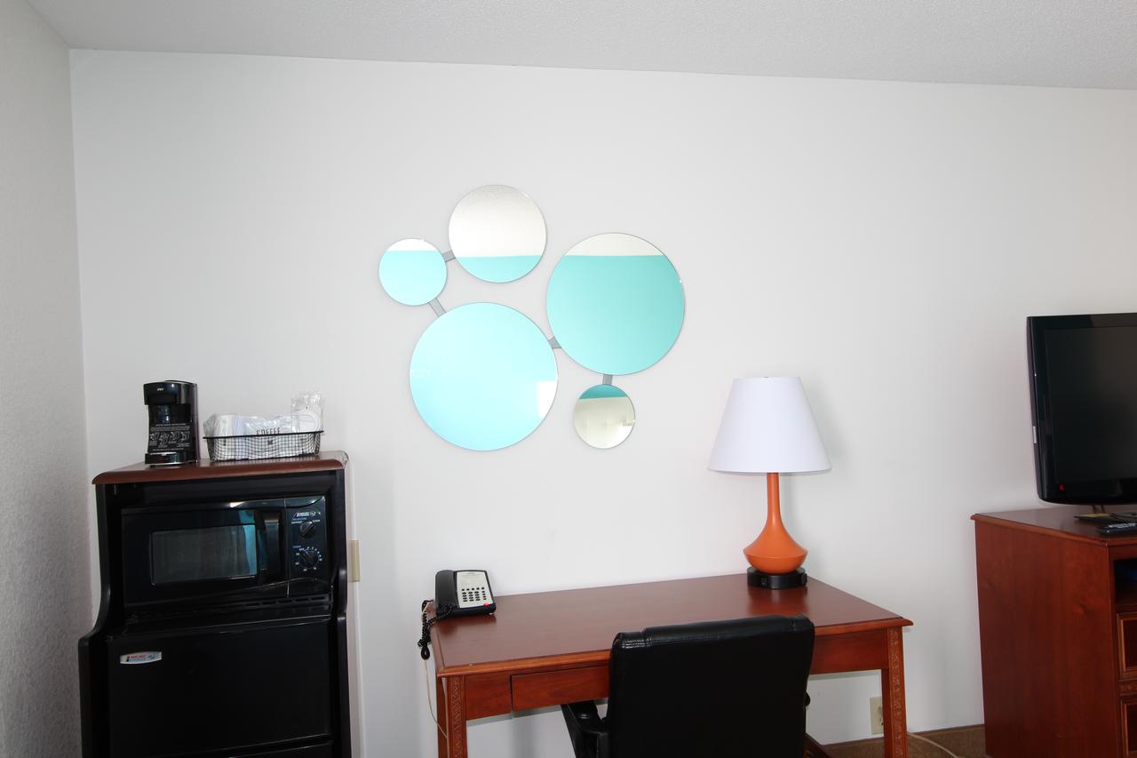 Howard Johnson By Wyndham Evansville East - thumb 1