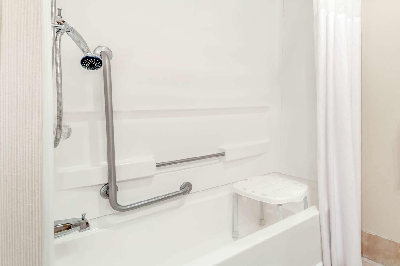 Howard Johnson By Wyndham Evansville East - thumb 26