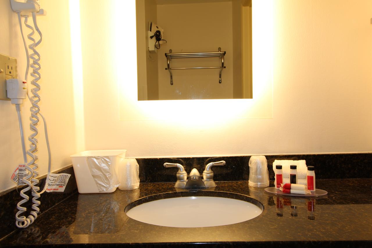 Howard Johnson By Wyndham Evansville East - thumb 6