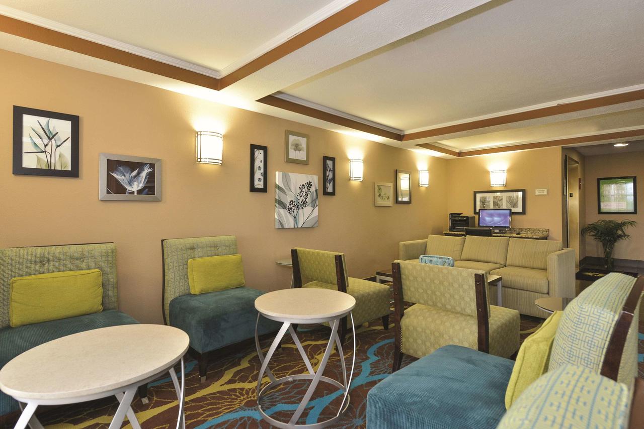 La Quinta By Wyndham Indianapolis Greenwood - thumb 40