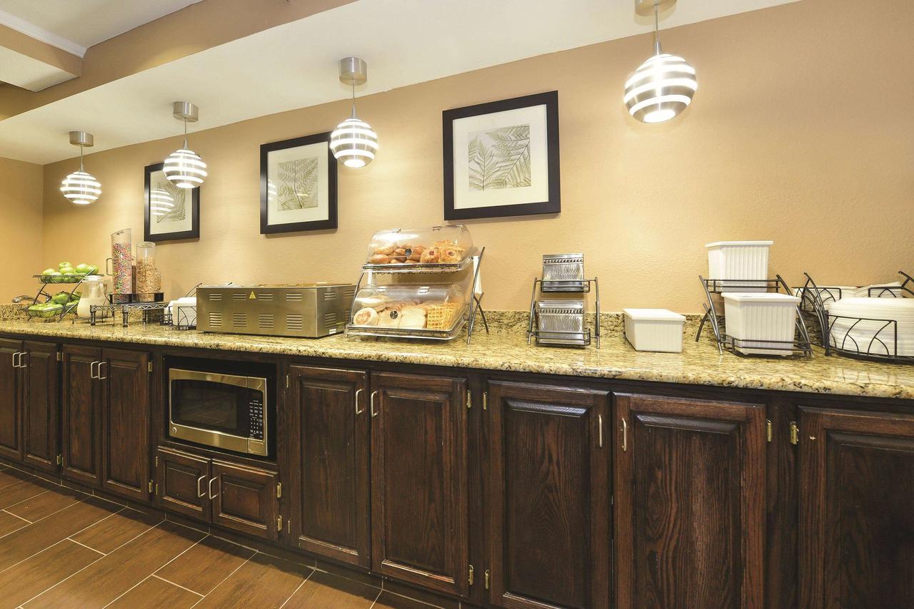 La Quinta By Wyndham Indianapolis Greenwood - thumb 2