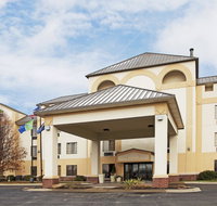 Holiday Inn Express Hotel  Suites Madison - Accommodation Los Angeles