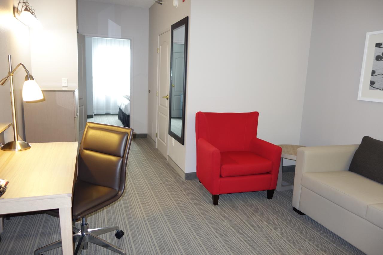 Country Inn & Suites By Radisson, Coralville, IA - thumb 21