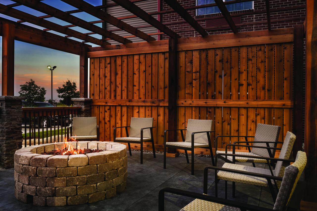 Country Inn & Suites By Radisson, Coralville, IA - thumb 14