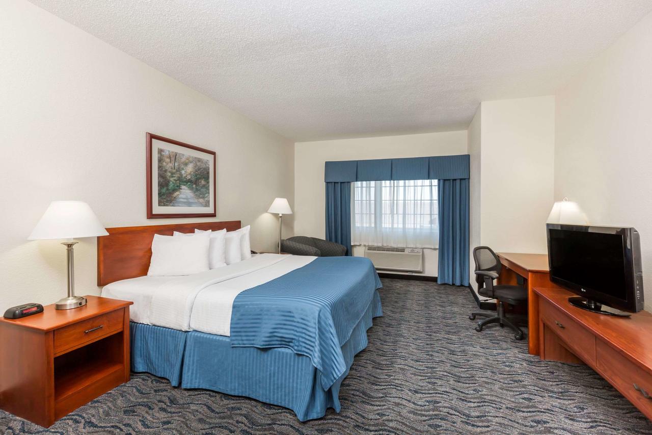 Baymont By Wyndham Des Moines Airport - thumb 37