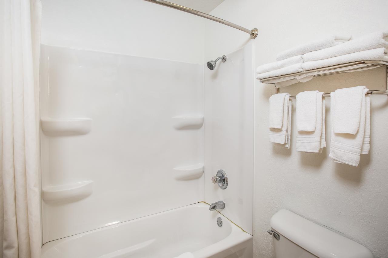 Baymont By Wyndham Cedar Rapids - thumb 2