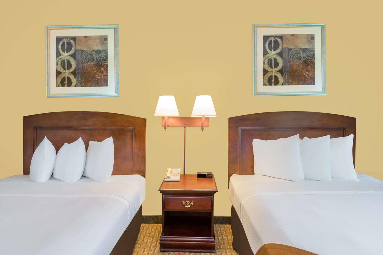 Days Inn By Wyndham McPherson - thumb 42