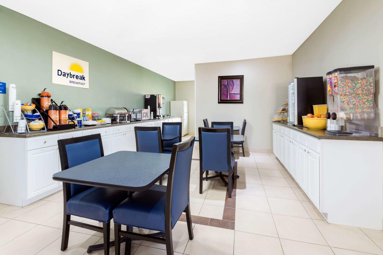 Days Inn By Wyndham McPherson - thumb 43