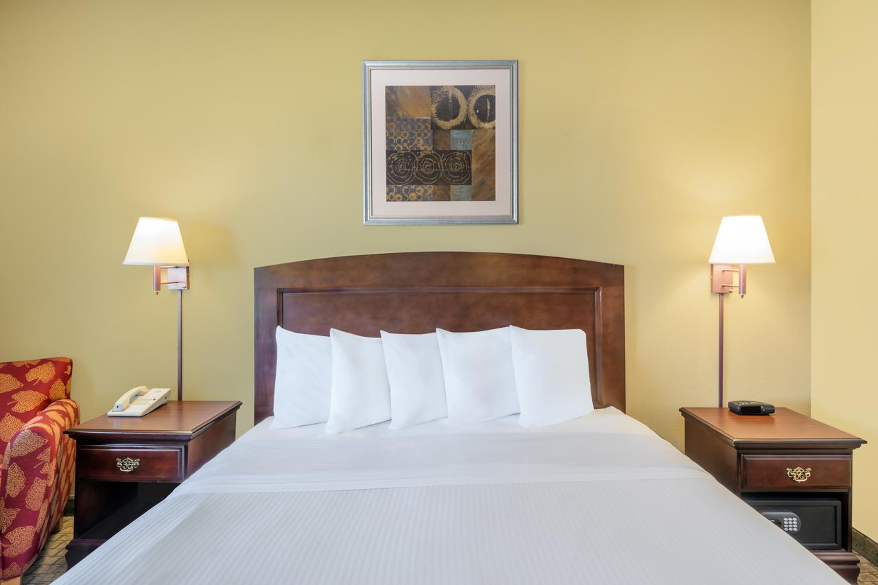 Days Inn By Wyndham McPherson - thumb 13