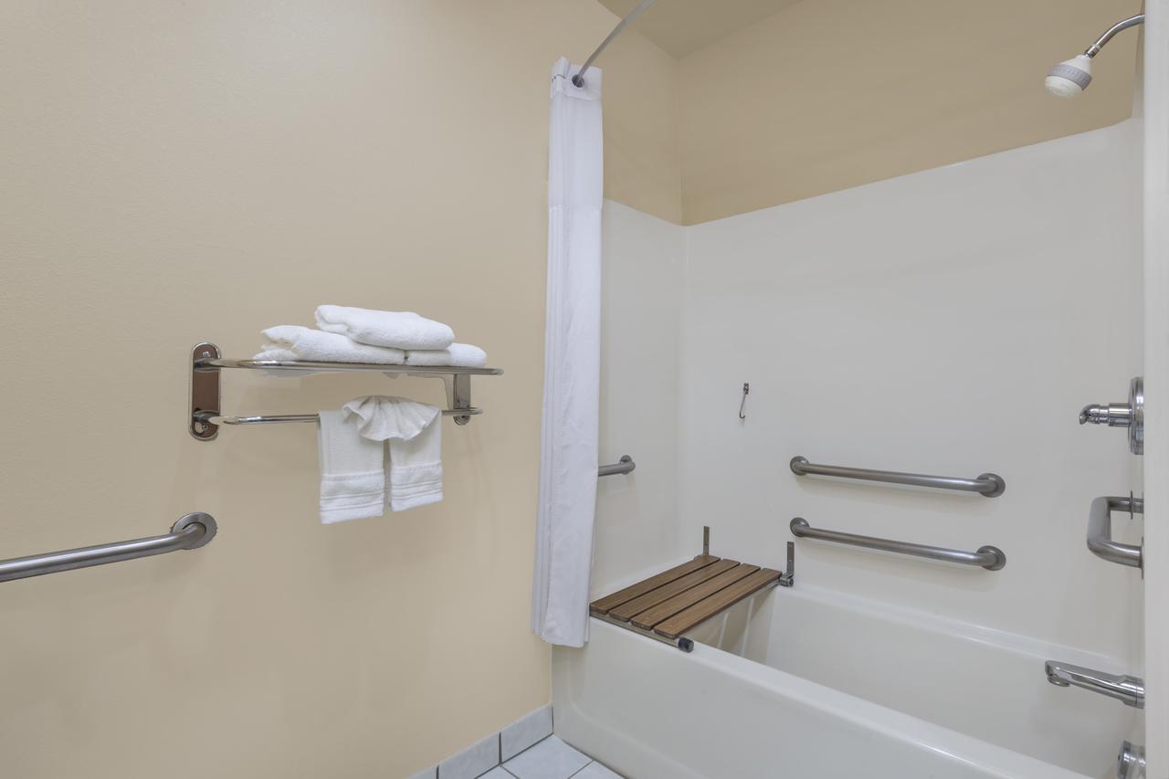 Days Inn By Wyndham McPherson - thumb 26