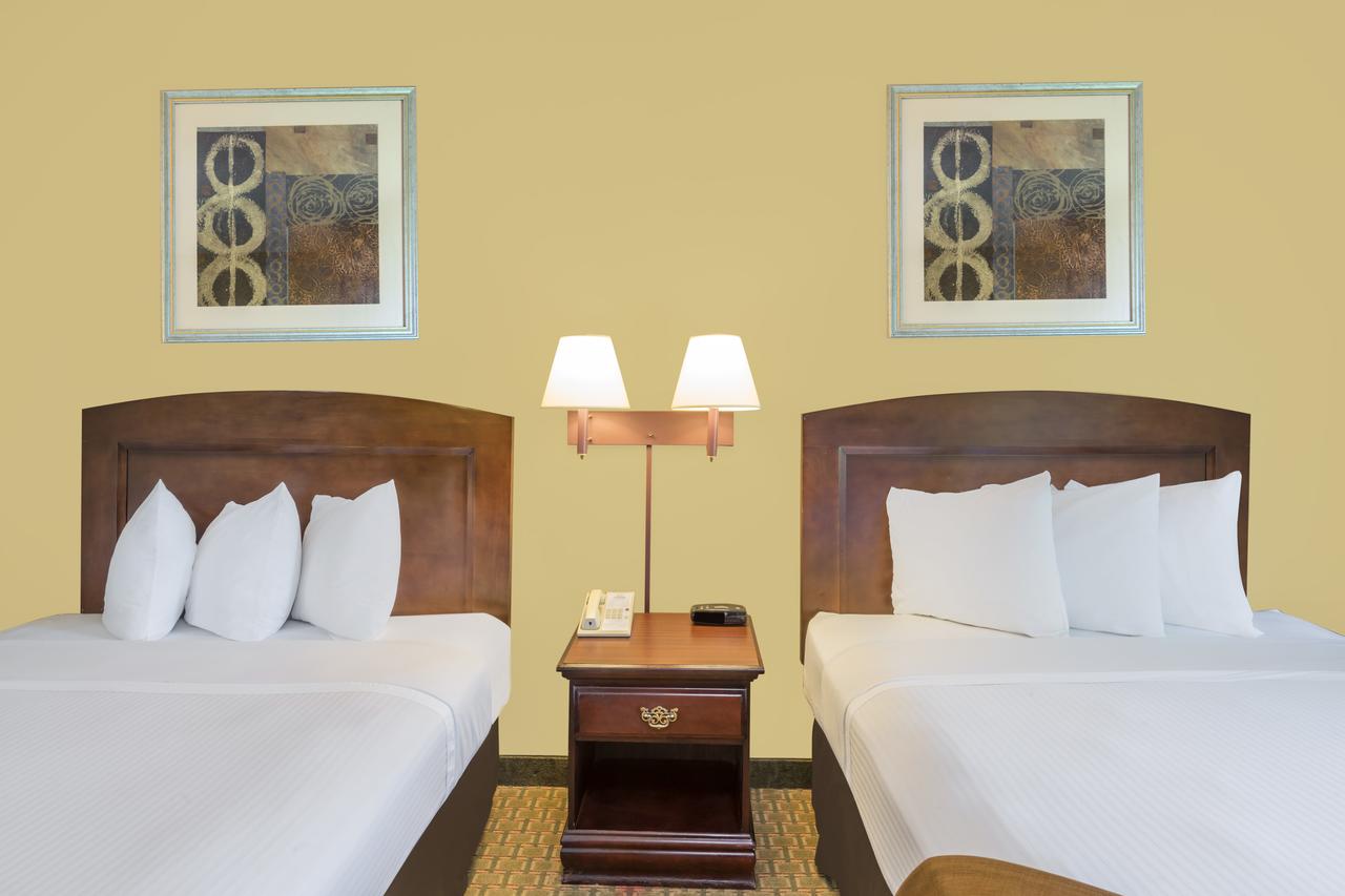 Days Inn By Wyndham McPherson - thumb 4