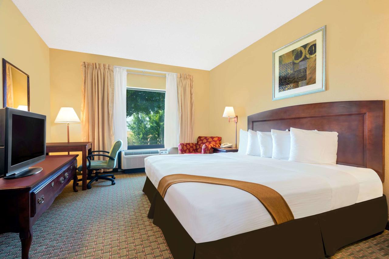 Days Inn By Wyndham McPherson - thumb 34