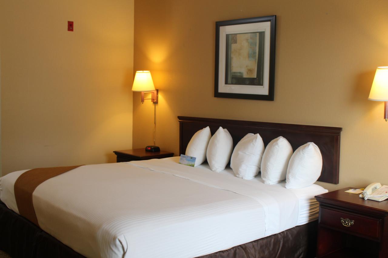 Days Inn By Wyndham McPherson - thumb 16