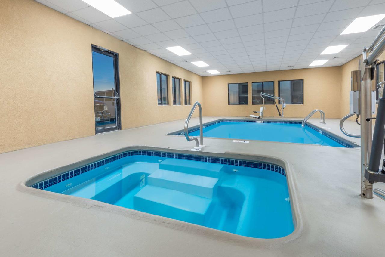 Days Inn By Wyndham McPherson - thumb 30