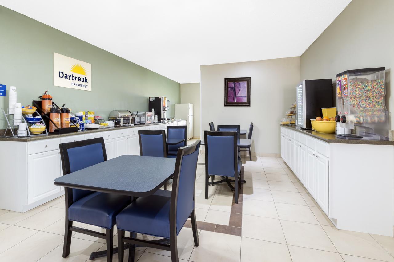 Days Inn By Wyndham McPherson - thumb 7